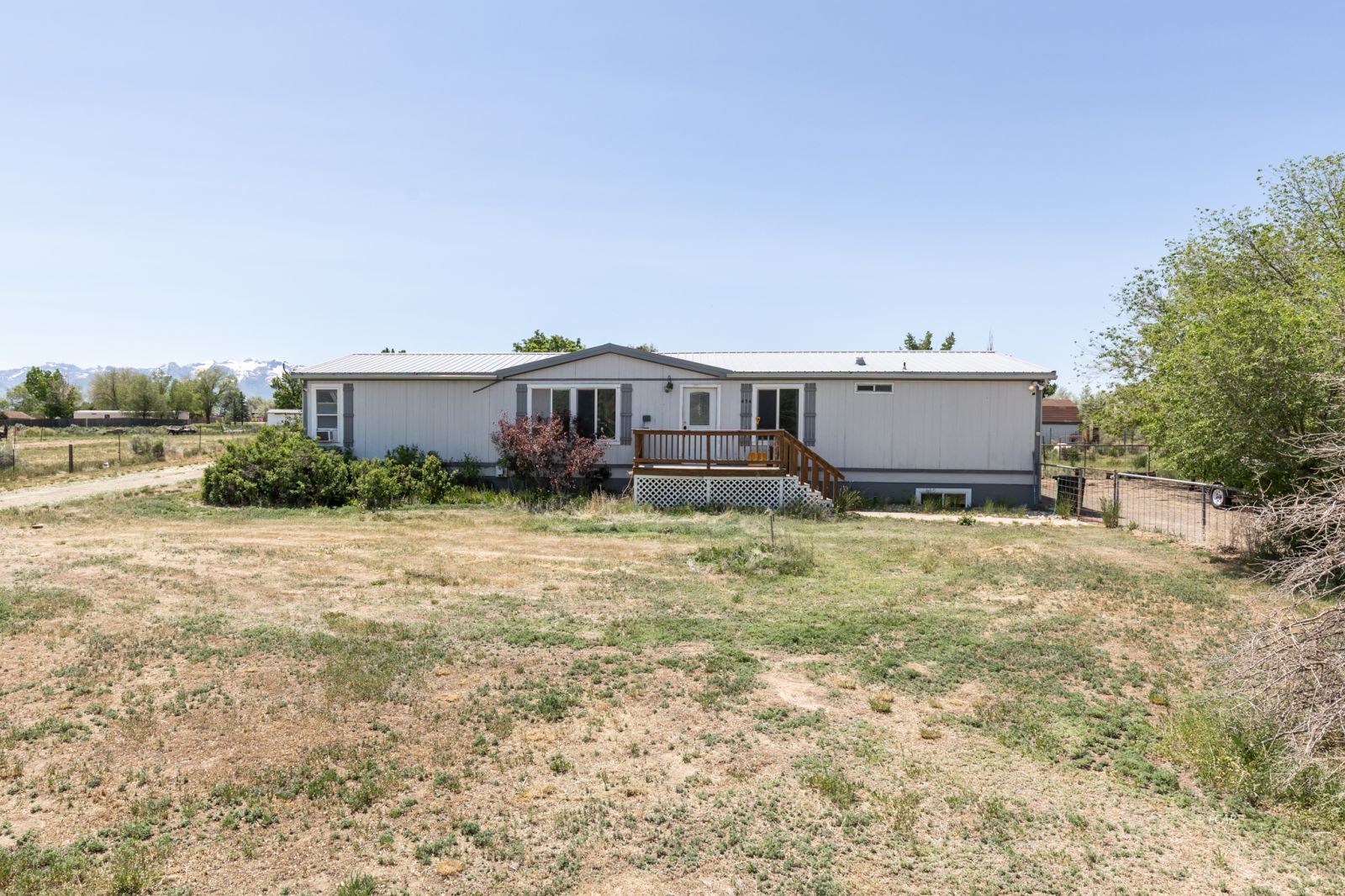 434 Castlecrest Drive Property Photo 1