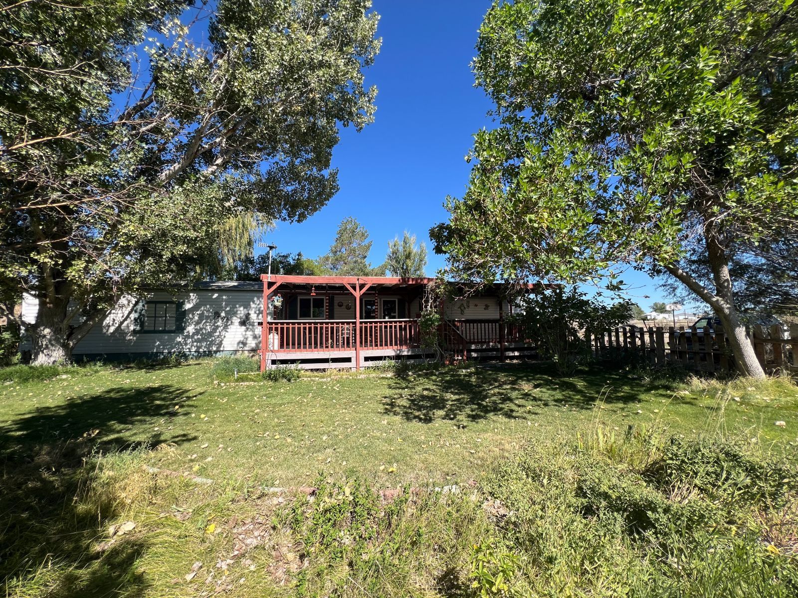 5113 Victory Boulevard Property Photo 1