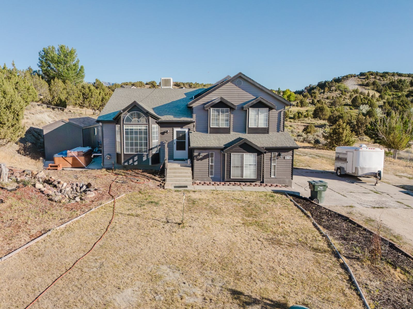 570 Croydon Drive Property Photo 1