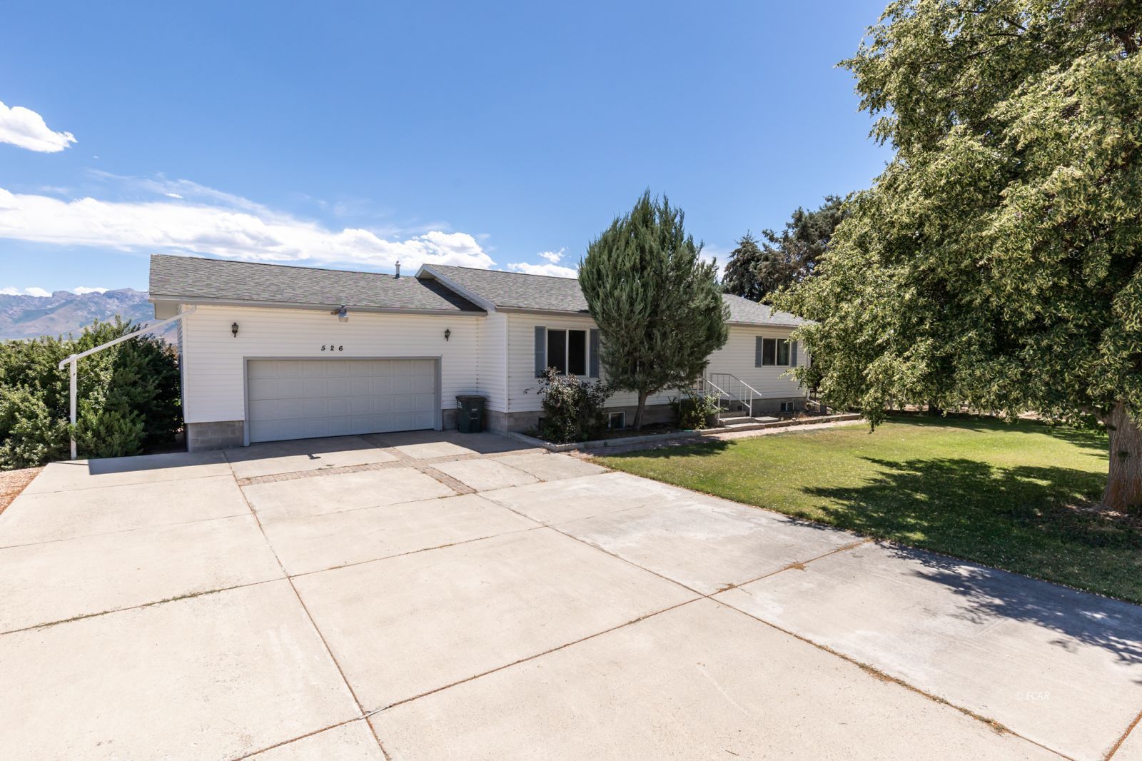 526 Shadybrook Drive Property Photo 1