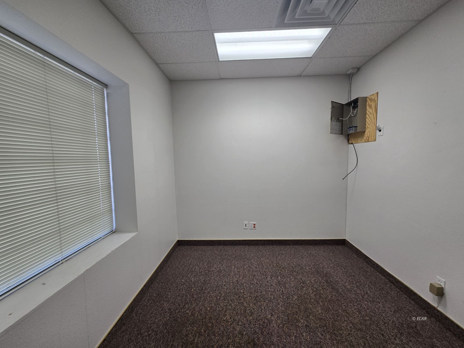 557 W Silver Street 206 Property Photo 10
