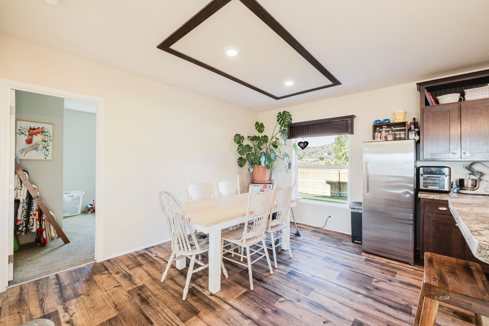 571 Holiday Drive Property Photo 5