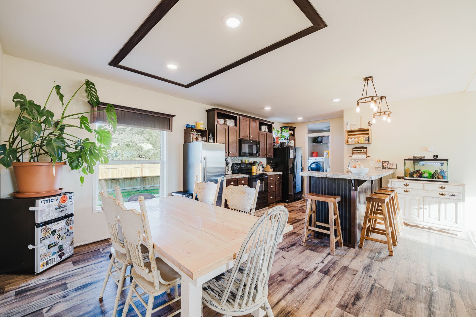 571 Holiday Drive Property Photo 6