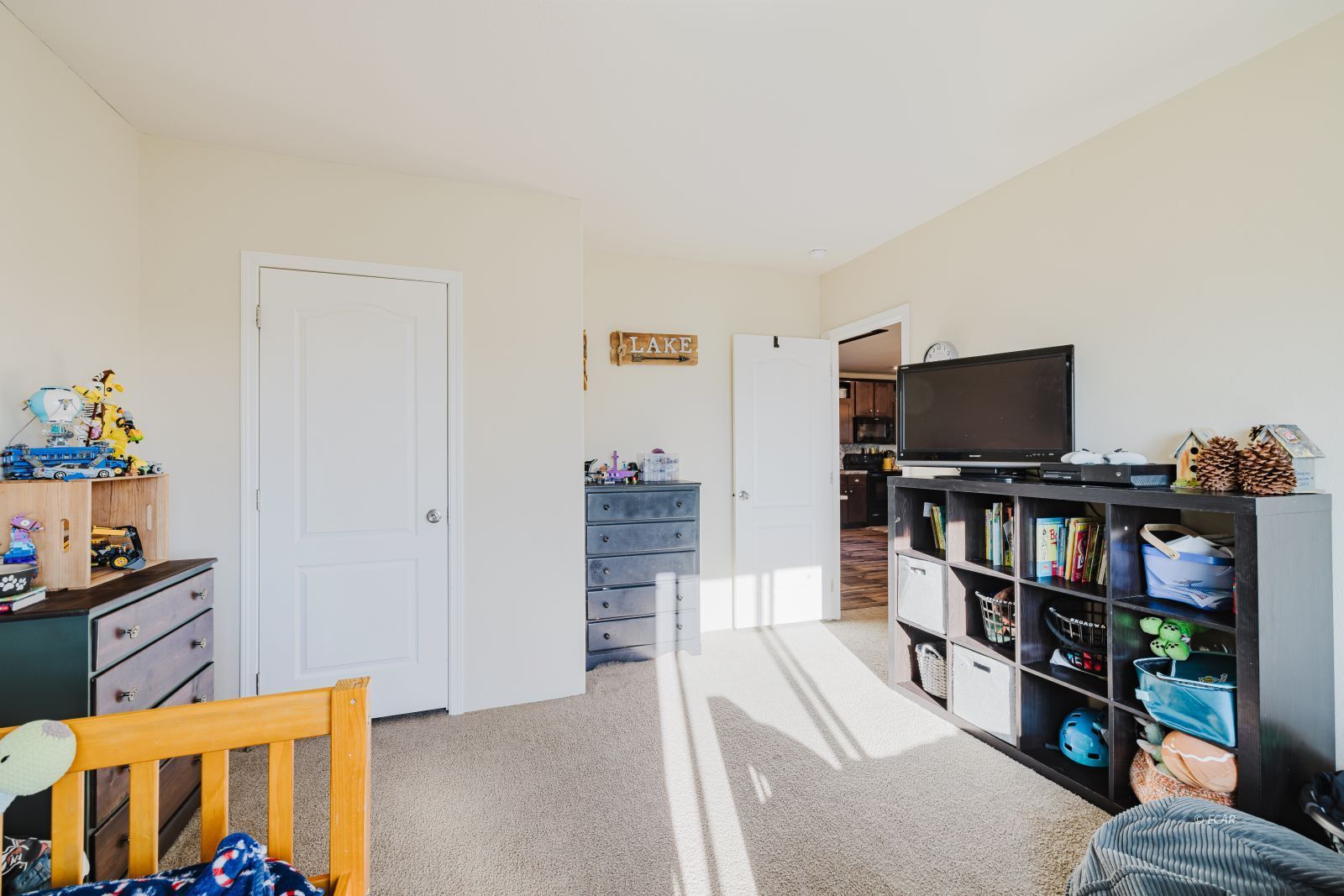 571 Holiday Drive Property Photo 17