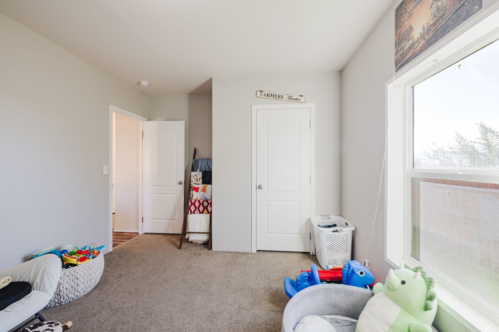 571 Holiday Drive Property Photo 19