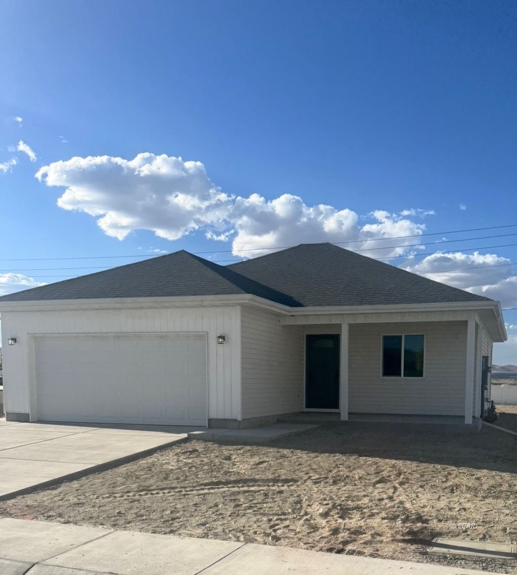 1493 Daisy Drive Property Photo 4