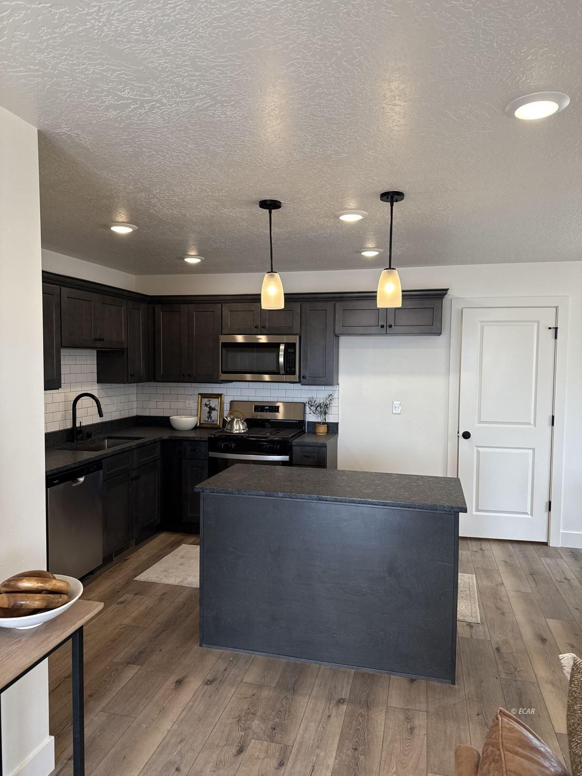 1493 Daisy Drive Property Photo 9