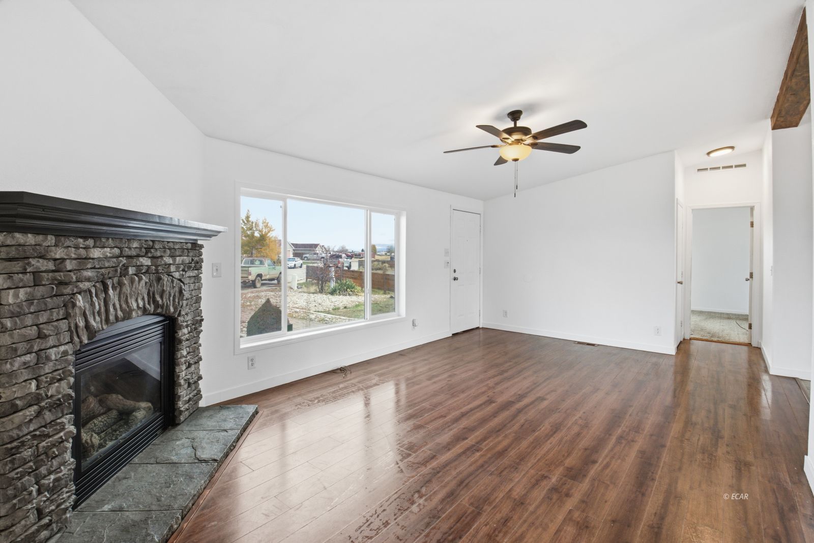 210 Sageglen Drive Property Photo 5