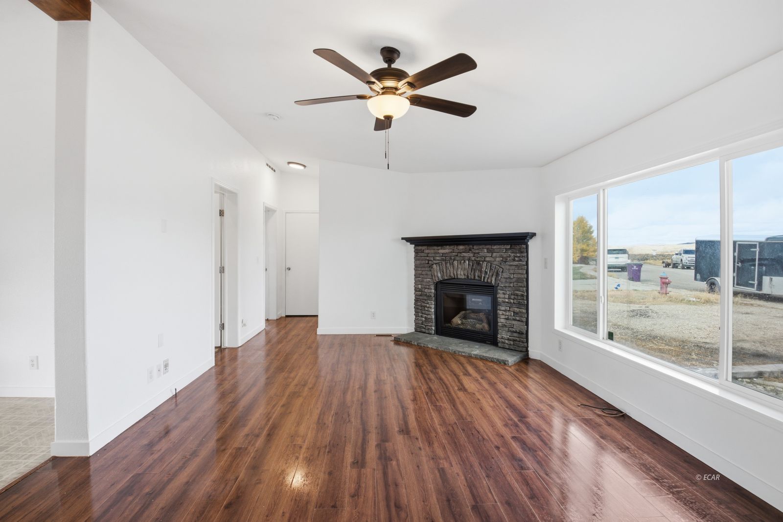 210 Sageglen Drive Property Photo 7