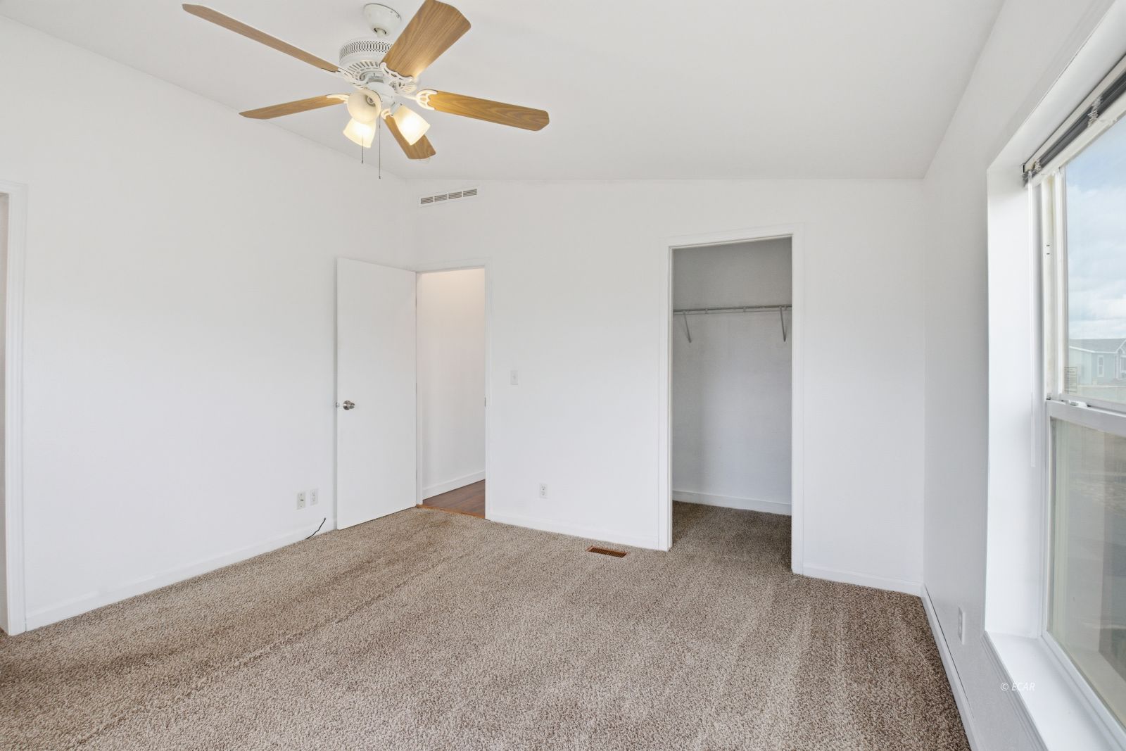 210 Sageglen Drive Property Photo 14