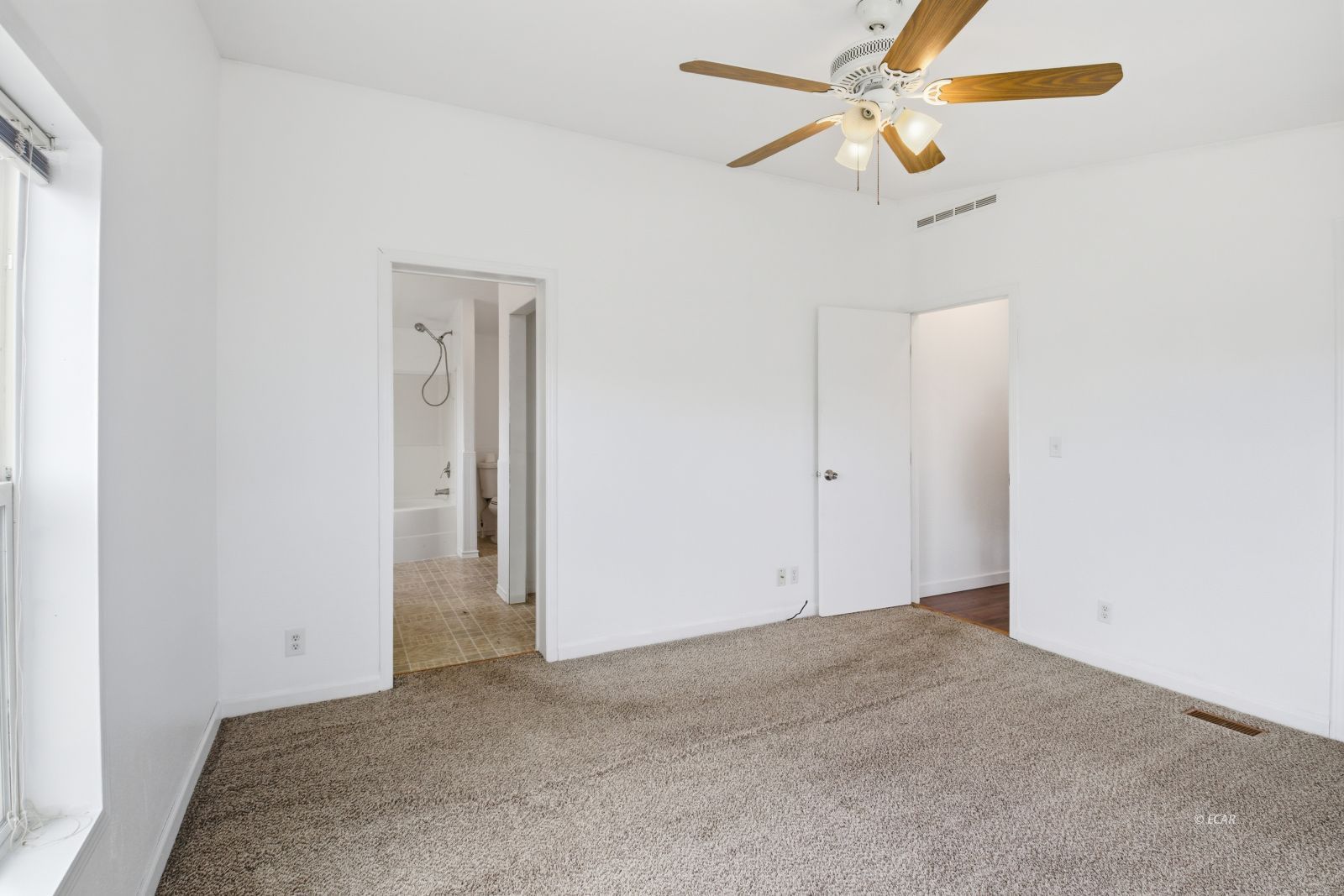 210 Sageglen Drive Property Photo 15