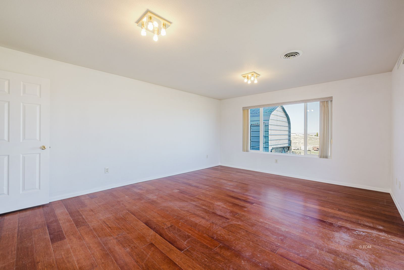 629 Palace Parkway Property Photo 37