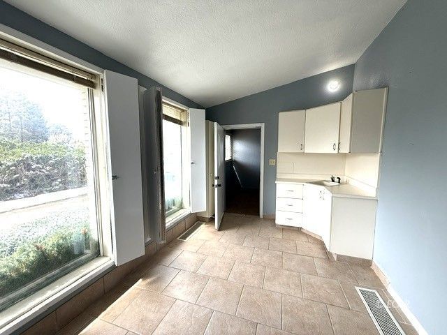 519 Spring Creek Parkway Property Photo 2