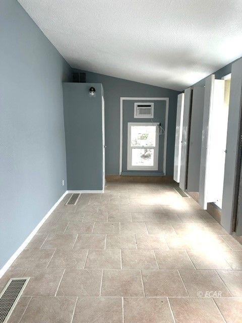 519 Spring Creek Parkway Property Photo 5