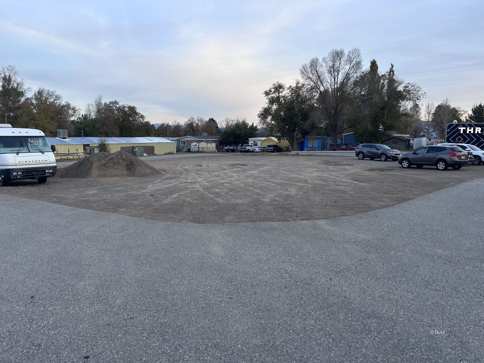 1833 Royal Drive Property Photo 3