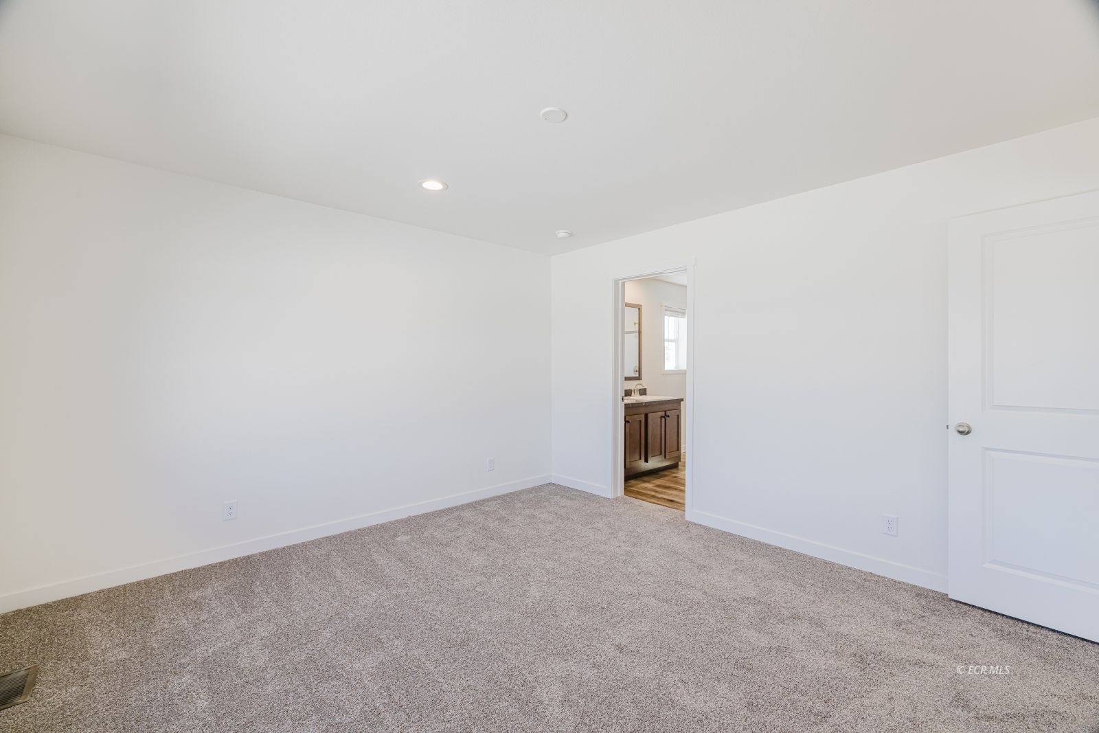 2155 Mcclellan Avenue Property Photo 12