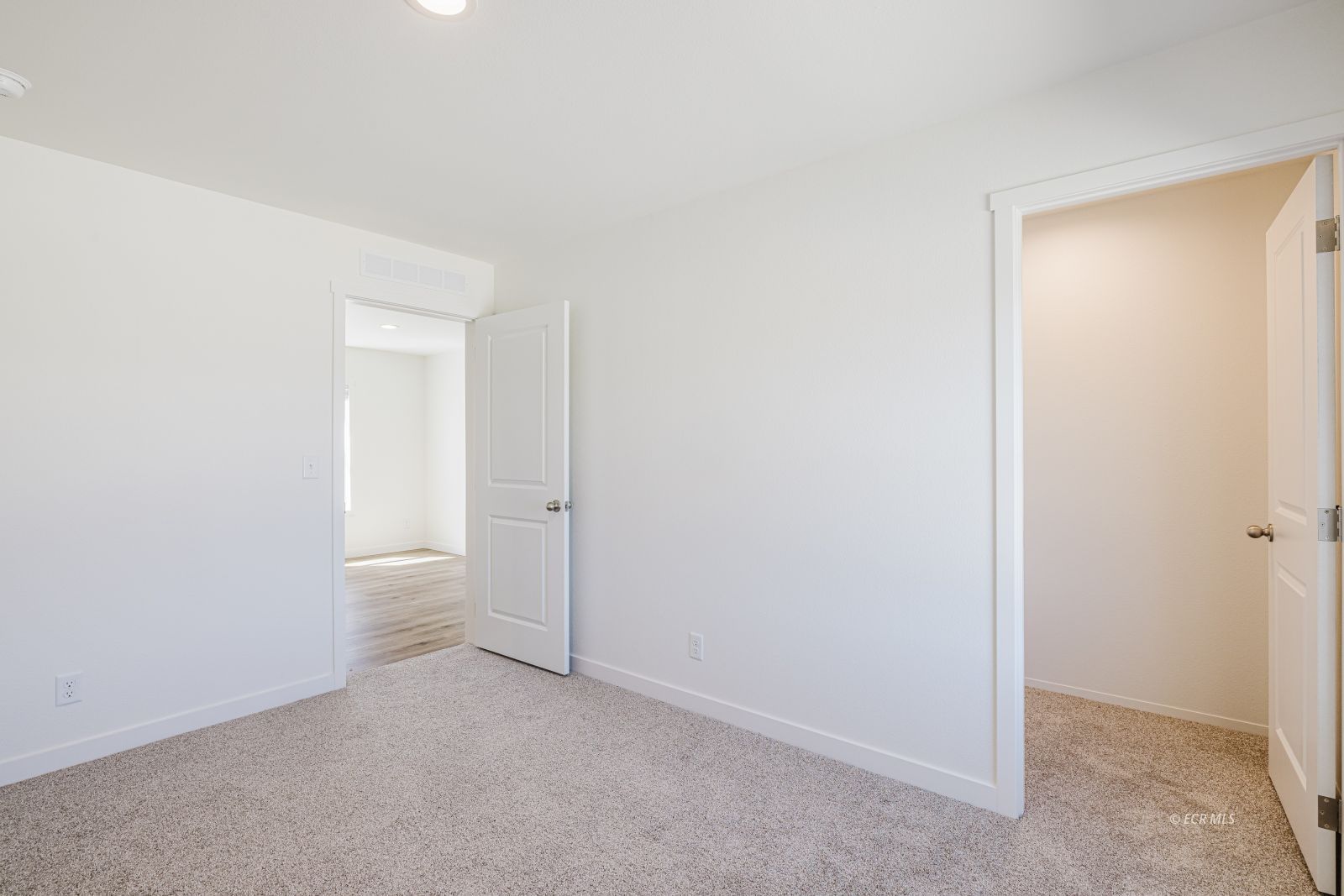 2155 Mcclellan Avenue Property Photo 19