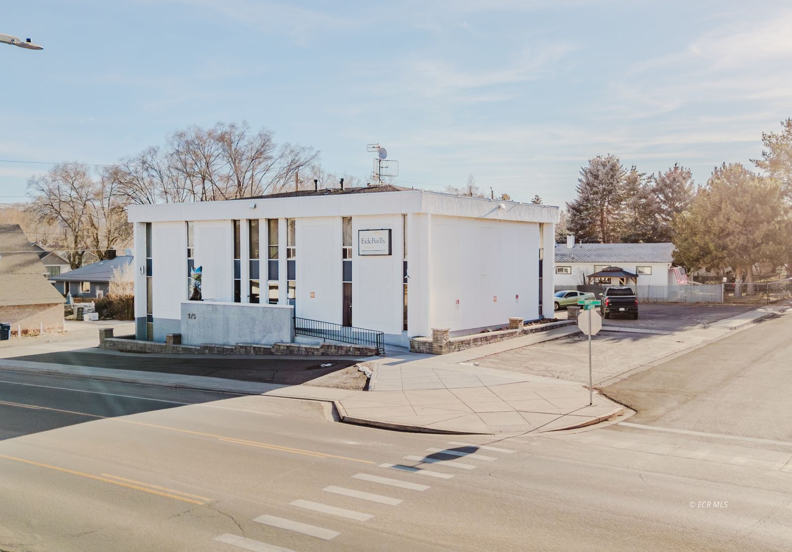 975 5th Street Property Photo 2