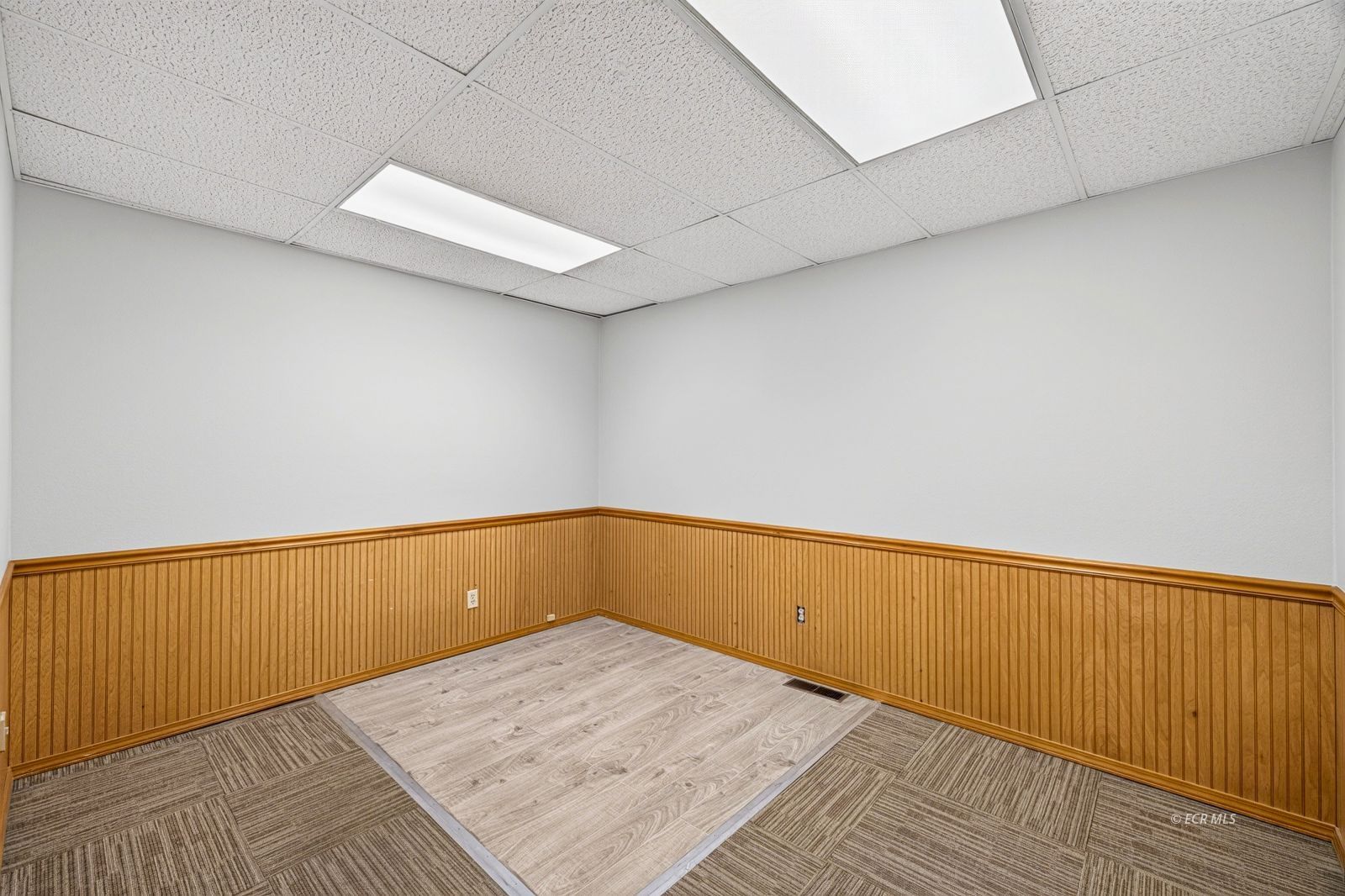 975 5th Street Property Photo 29