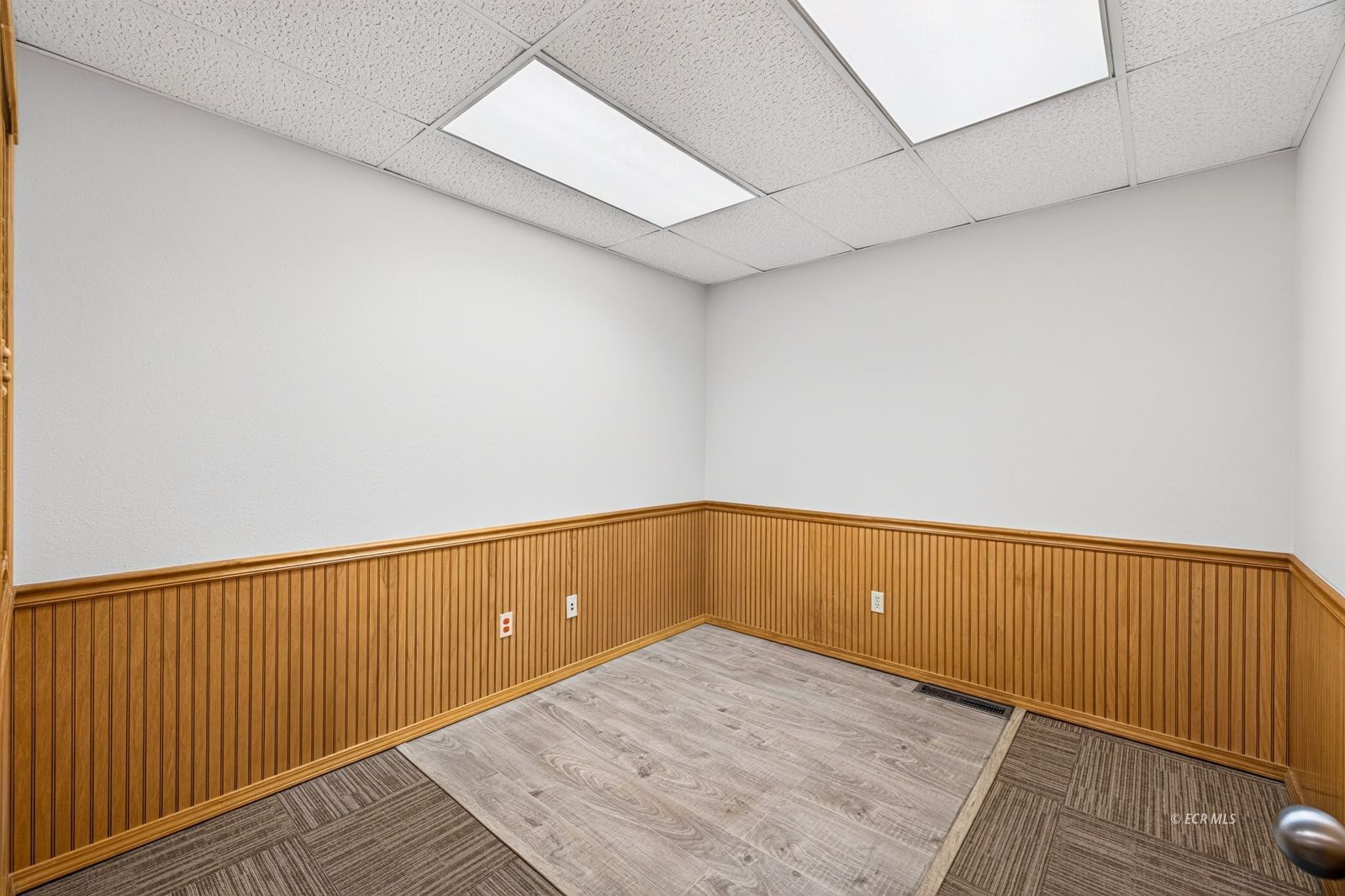 975 5th Street Property Photo 41