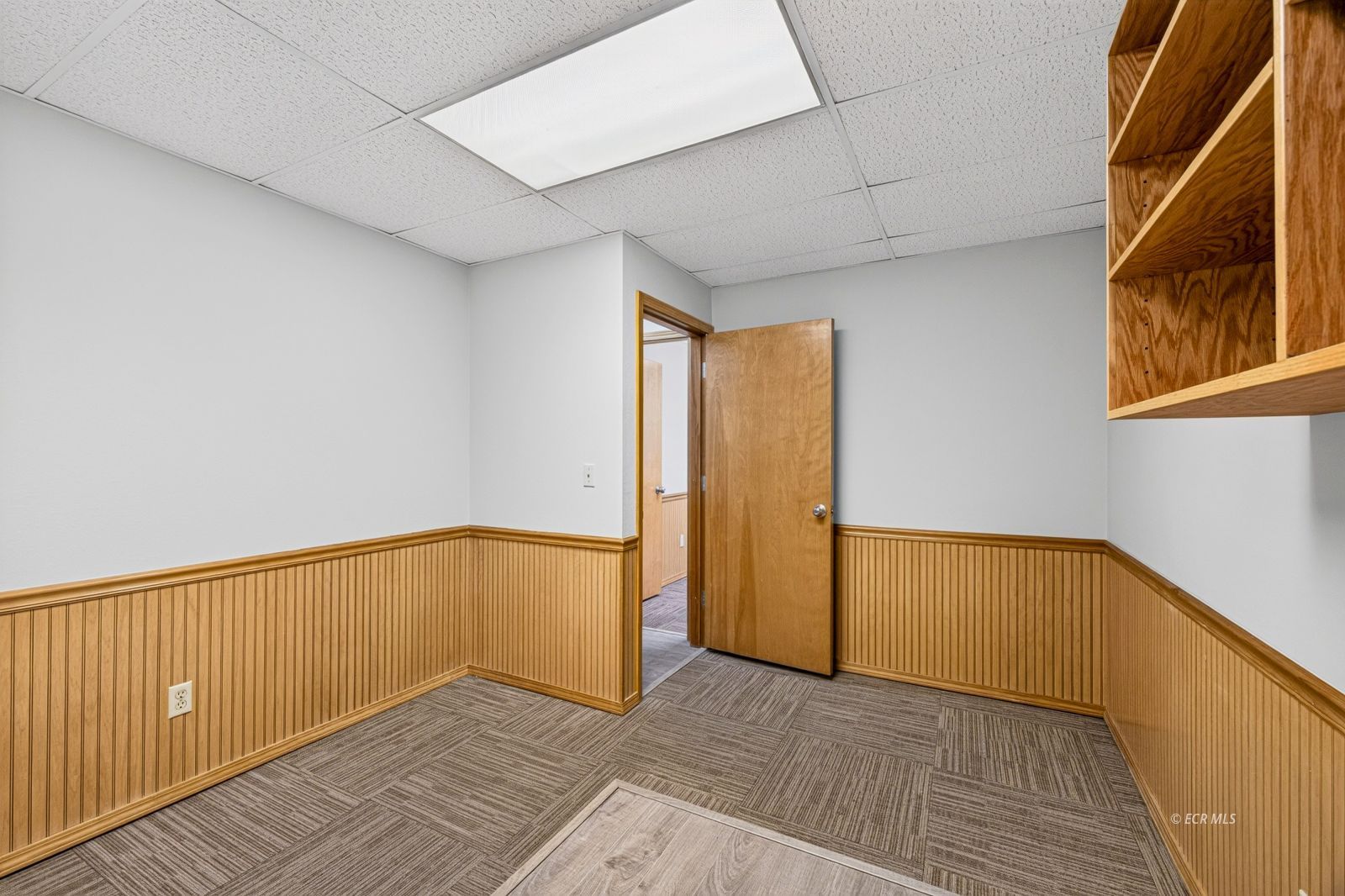 975 5th Street Property Photo 43