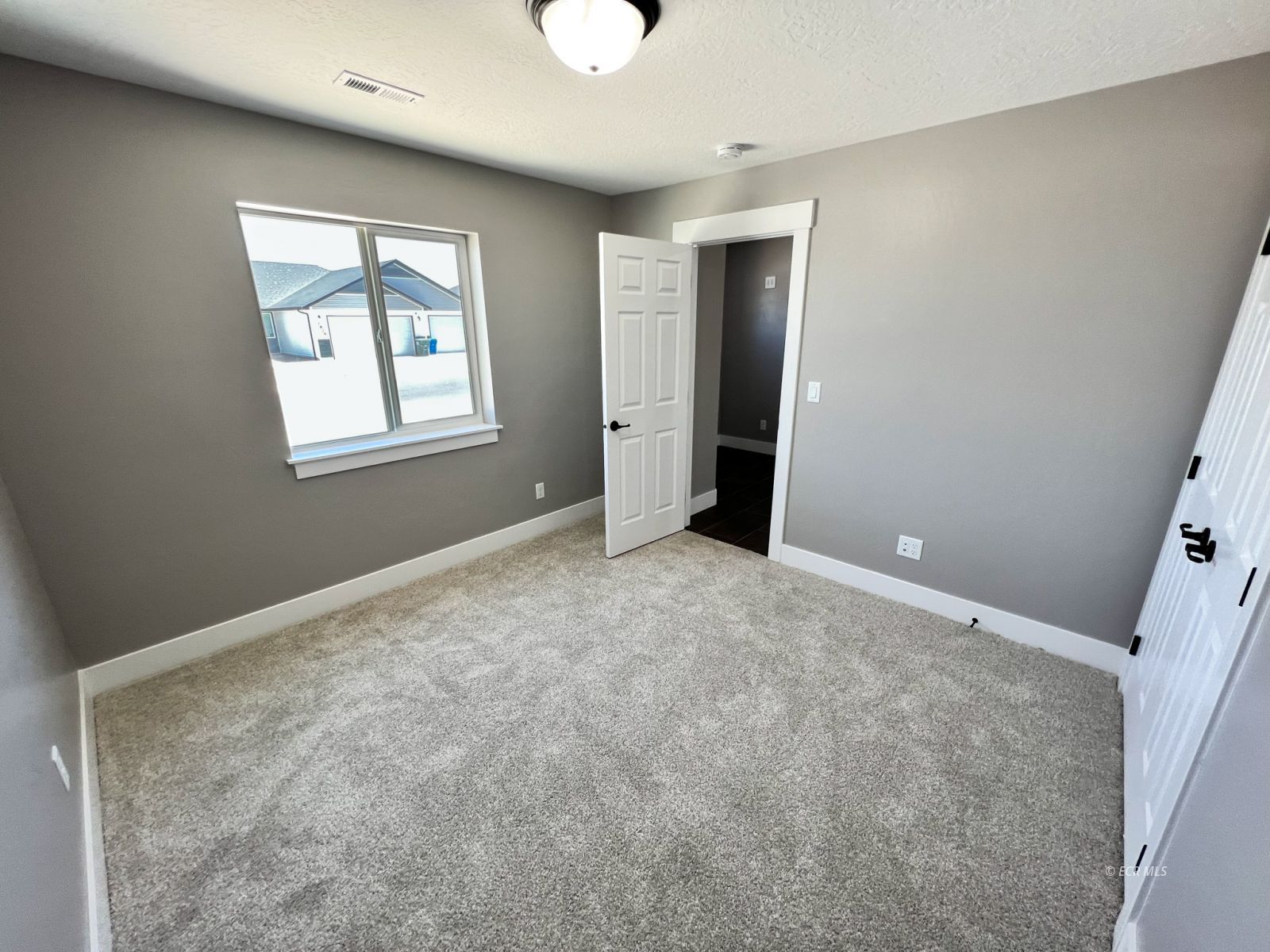 1715 Opal Drive Property Photo 10