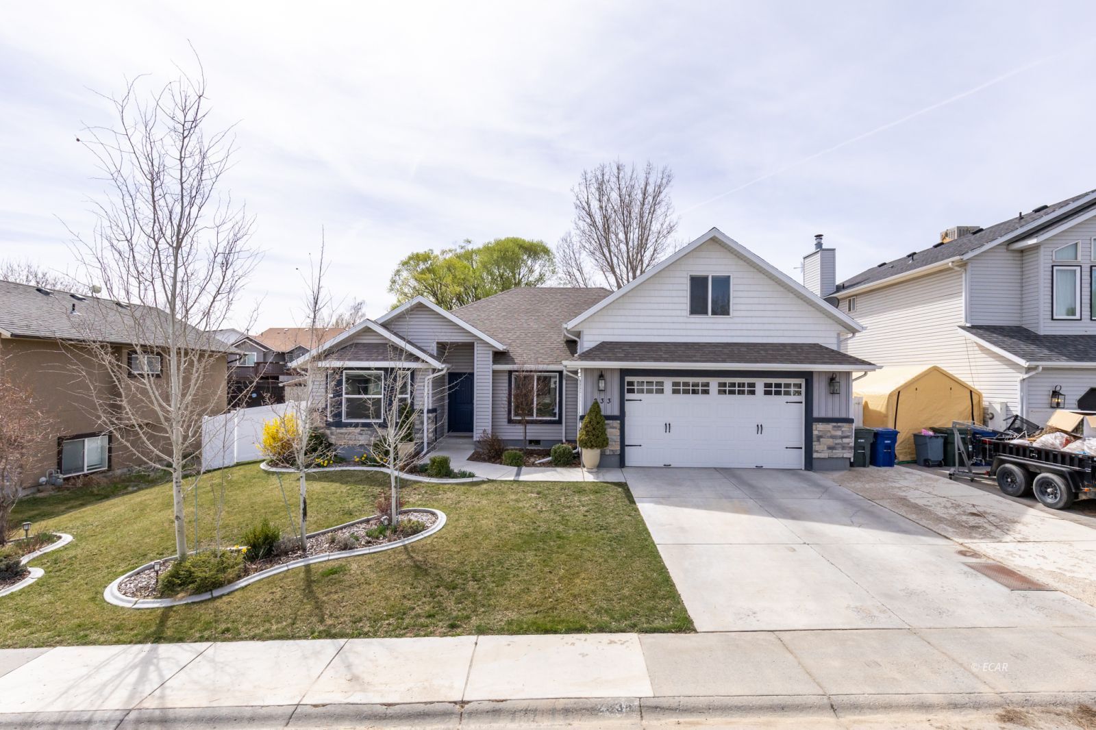 233 Cottonwood Drive Property Photo 1