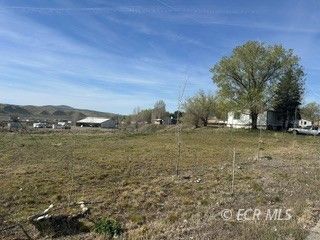1413 Huntley Street Property Photo 1