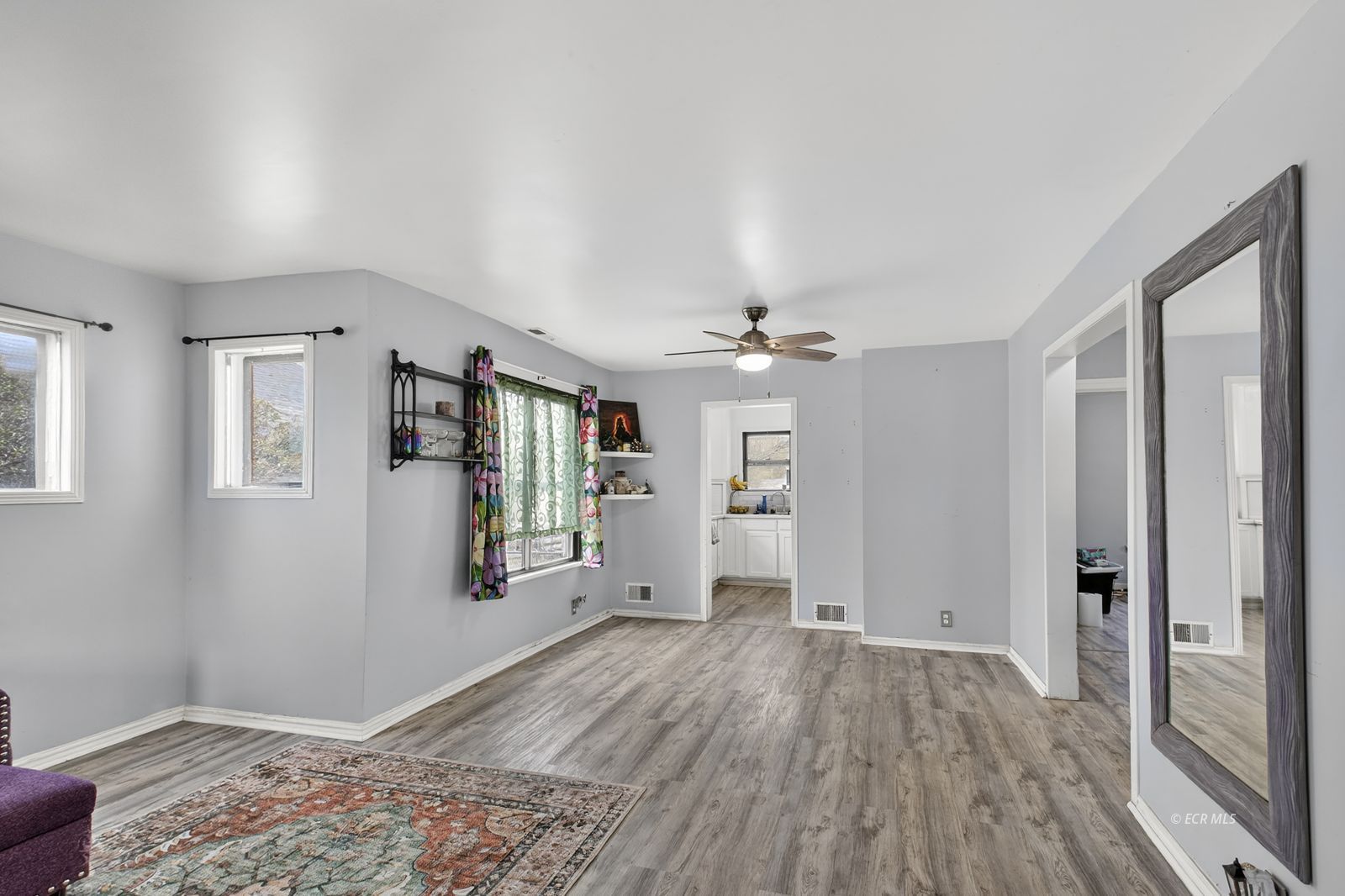 549 4th Street Property Photo 2