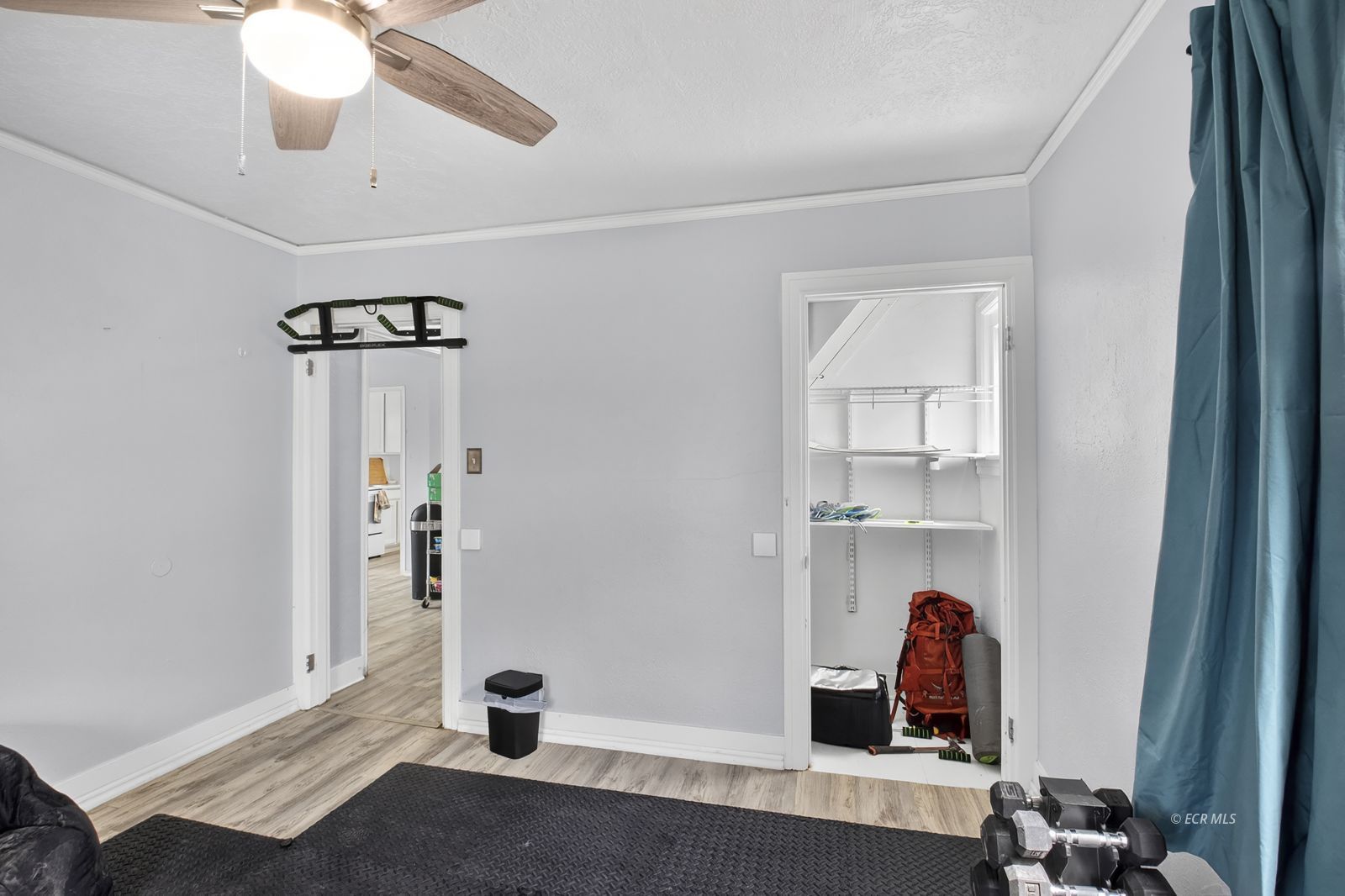 549 4th Street Property Photo 9