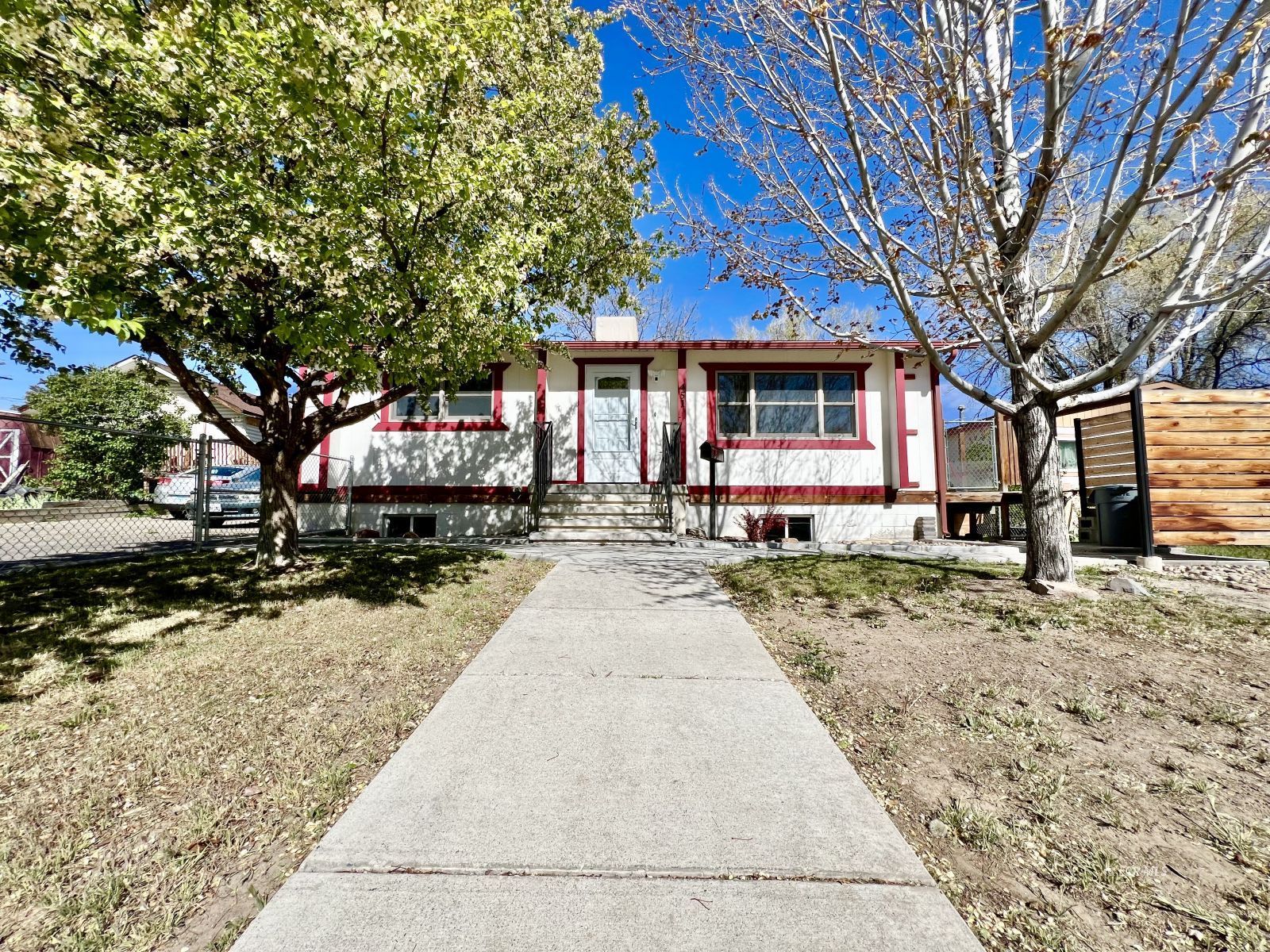 451 Walnut Street Property Photo 1