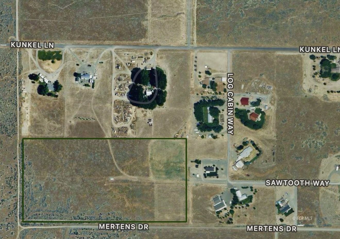1 Sawtooth Way Property Photo 3