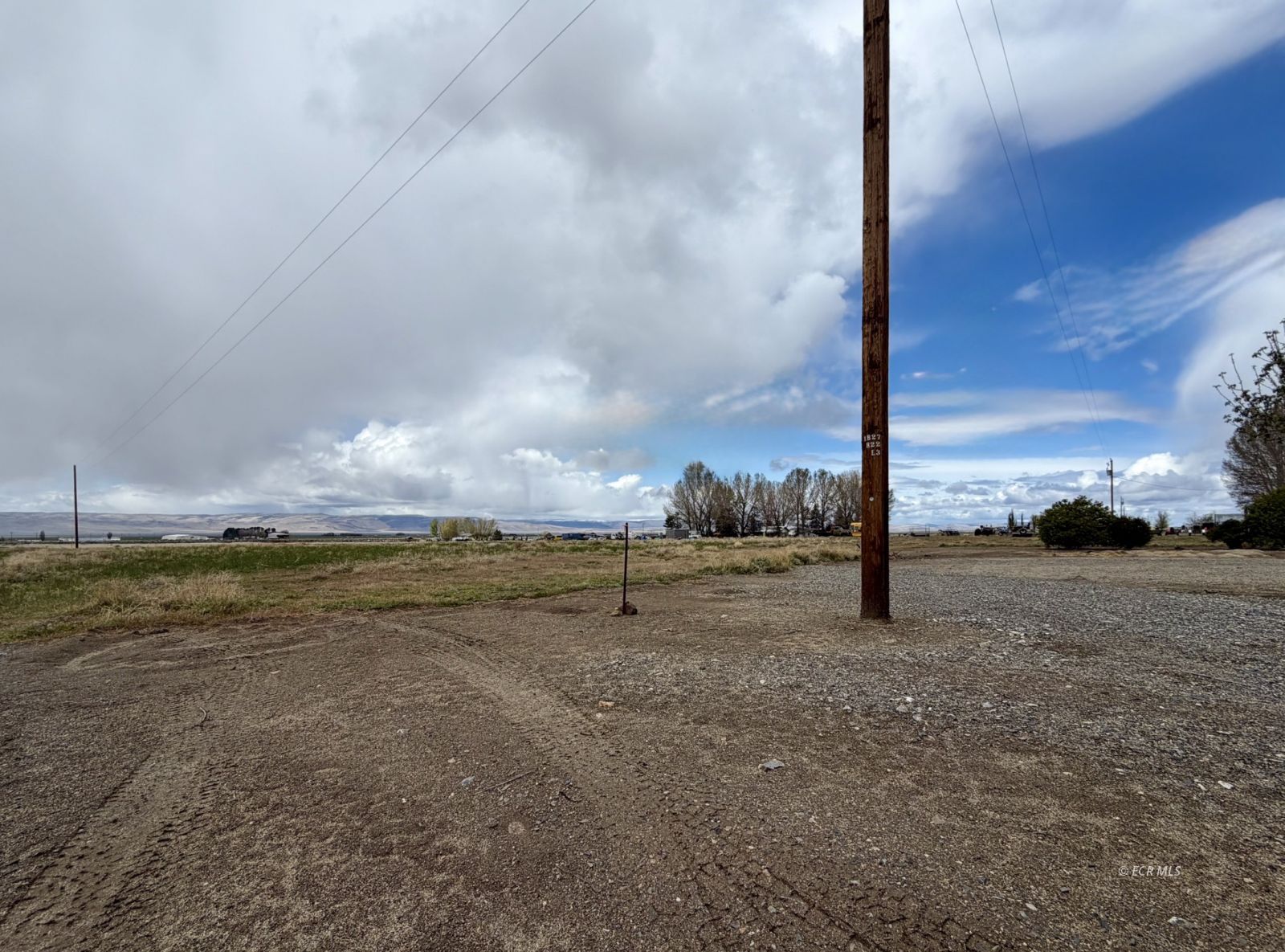1 Sawtooth Way Property Photo 5