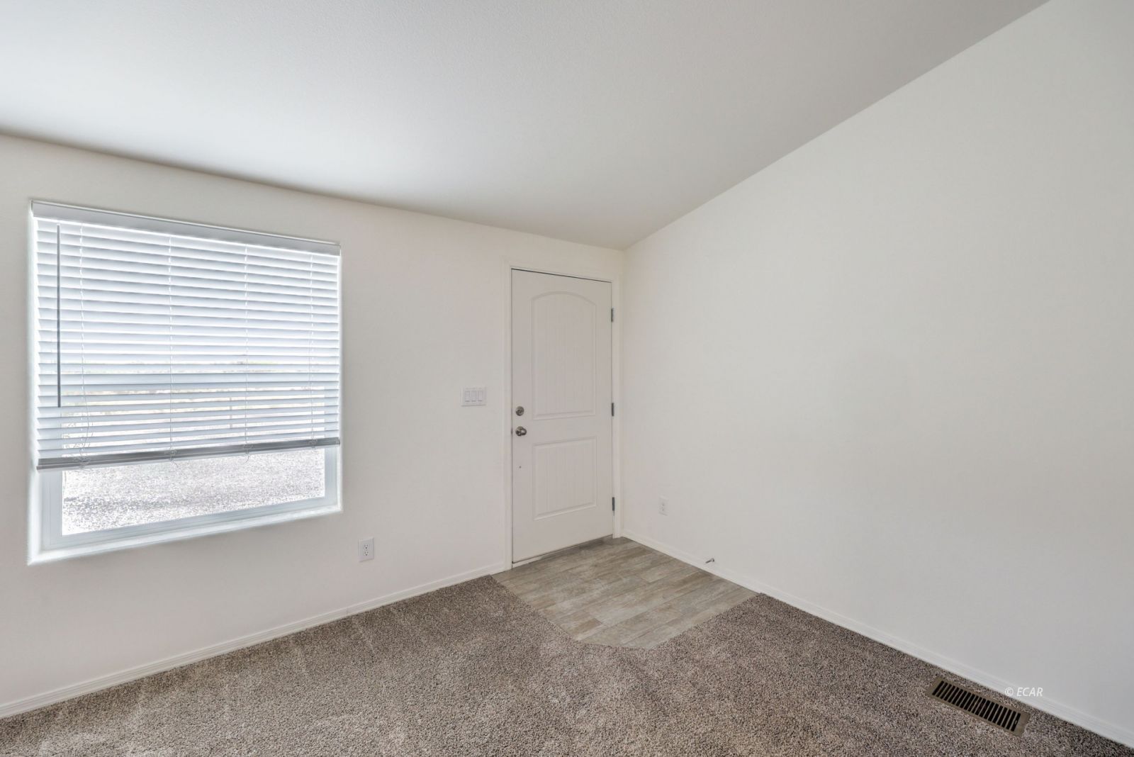 381 E Pechstein Drive Property Photo 6