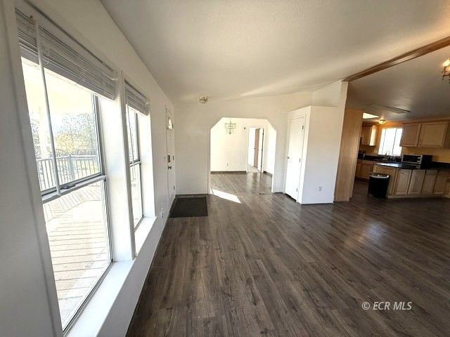 439 Jasper Drive Property Photo 8