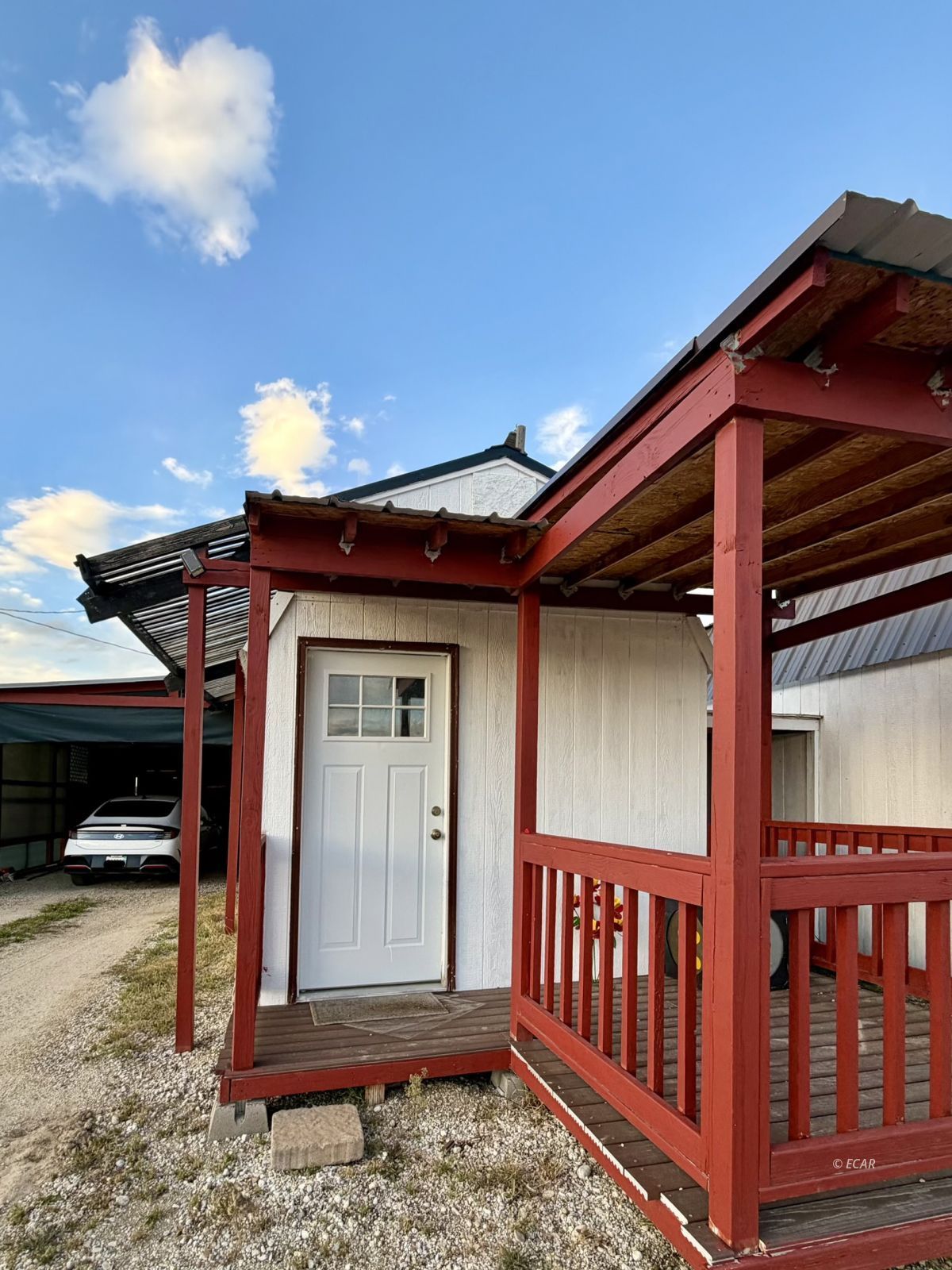 164 Martin Avenue Property Photo 4