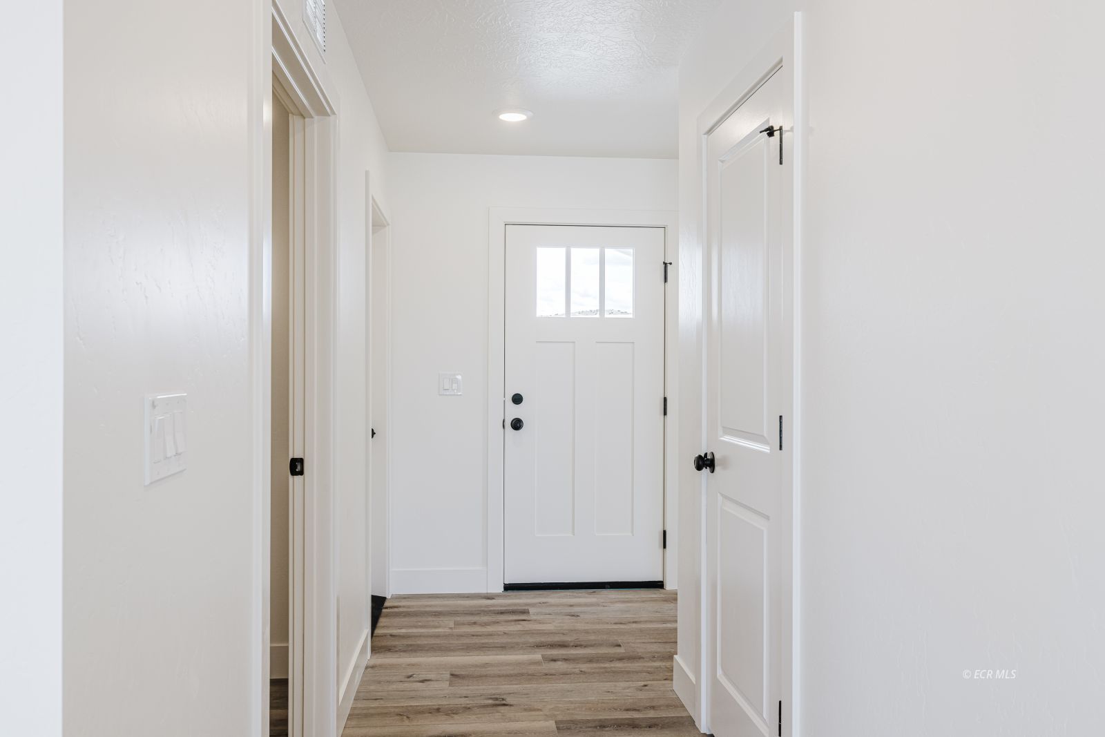 1287 Primrose Lane Property Photo 4