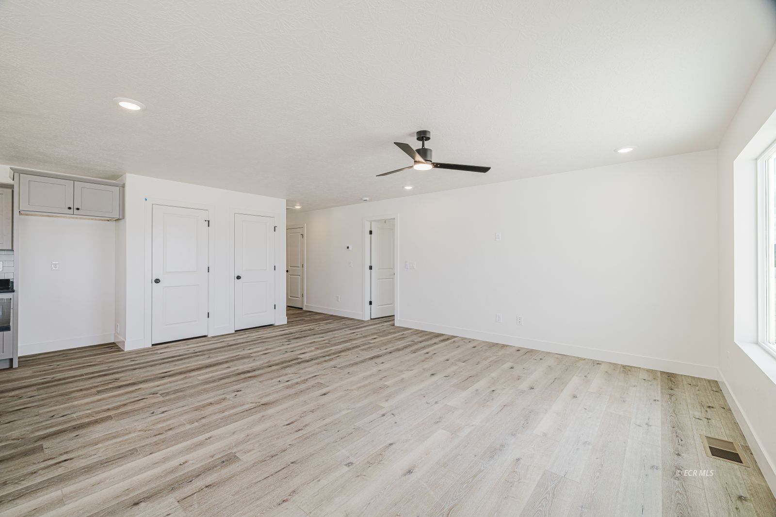 1287 Primrose Lane Property Photo 8