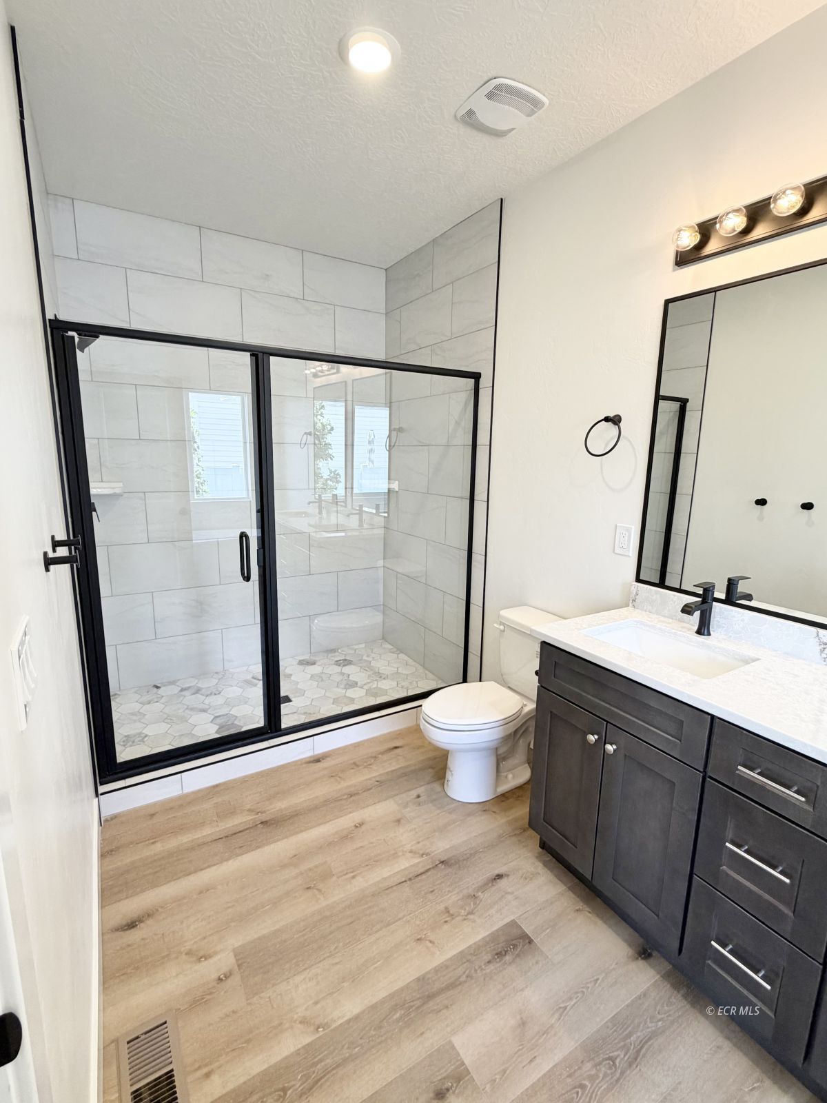 2953 Eleanor Court Property Photo 17
