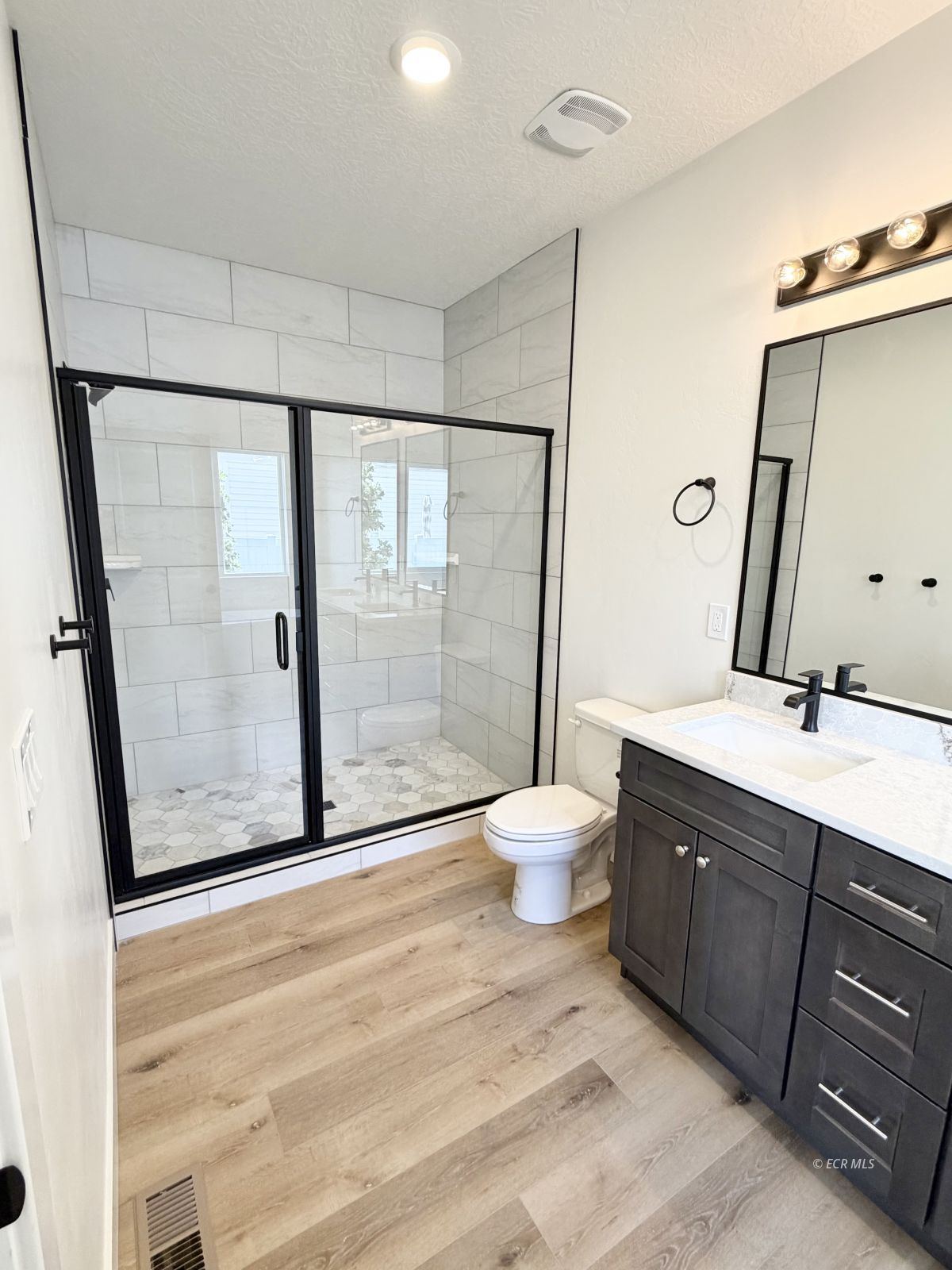 2943 Eleanor Court Property Photo 19