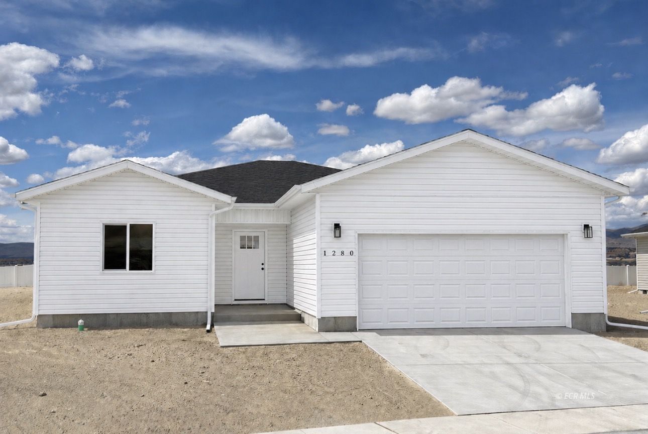 1266 Primrose Lane Property Photo 4