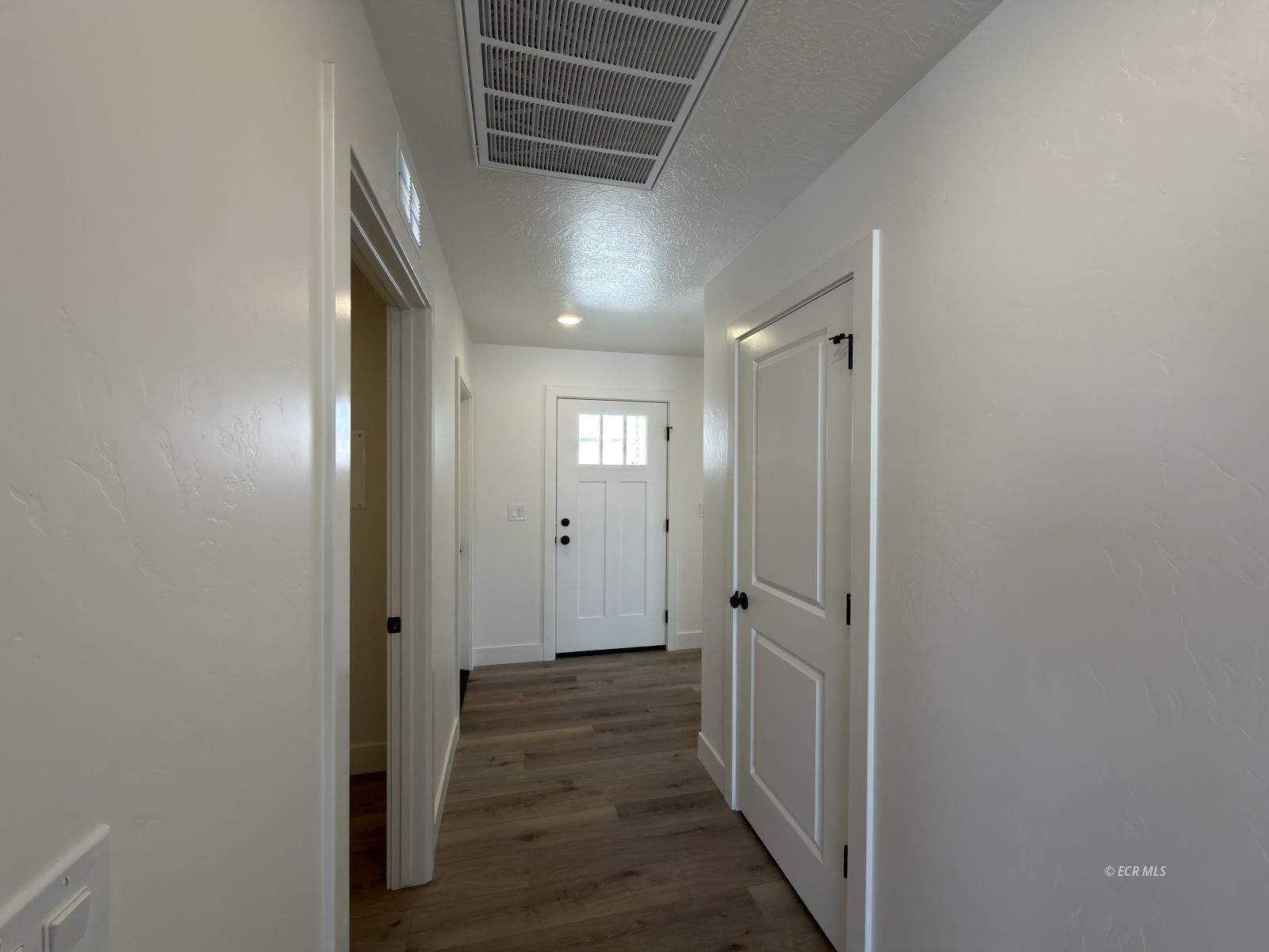 1266 Primrose Lane Property Photo 6