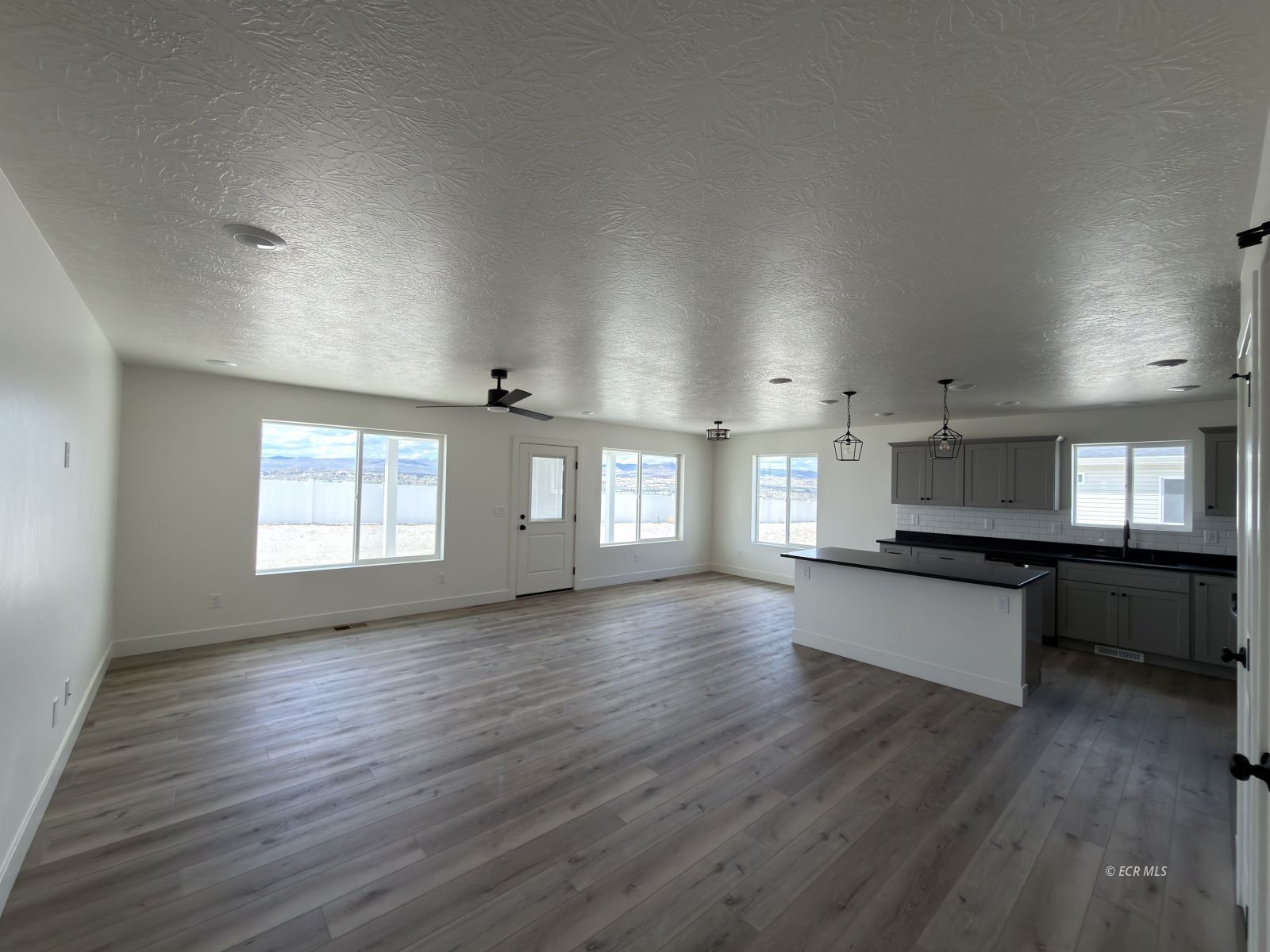 1266 Primrose Lane Property Photo 7
