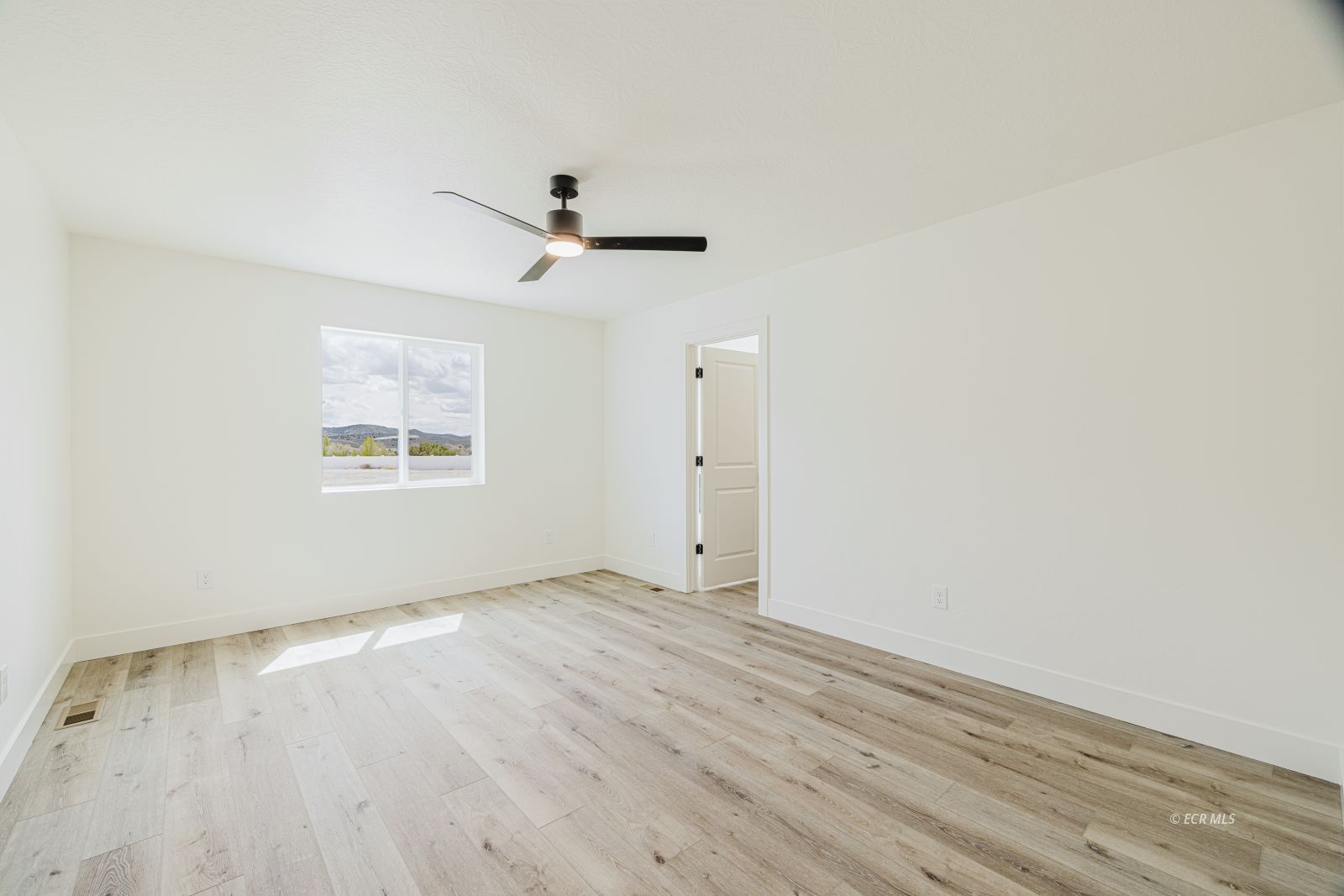 1266 Primrose Lane Property Photo 31