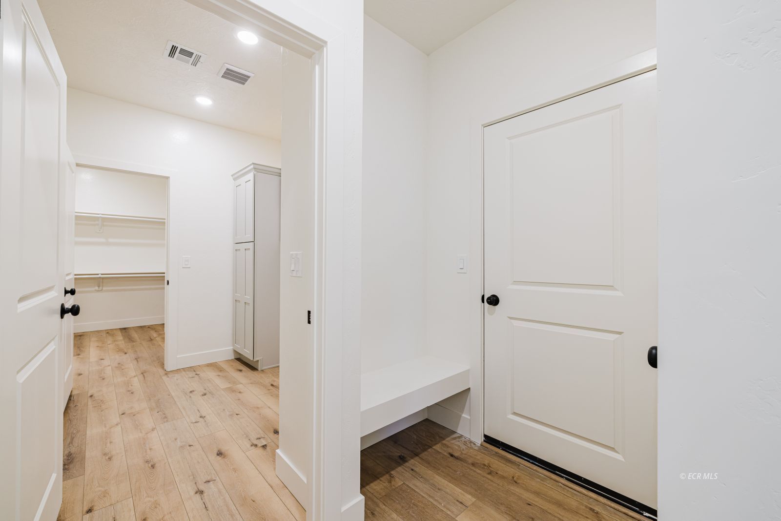 2946 Eleanor Court Property Photo 41