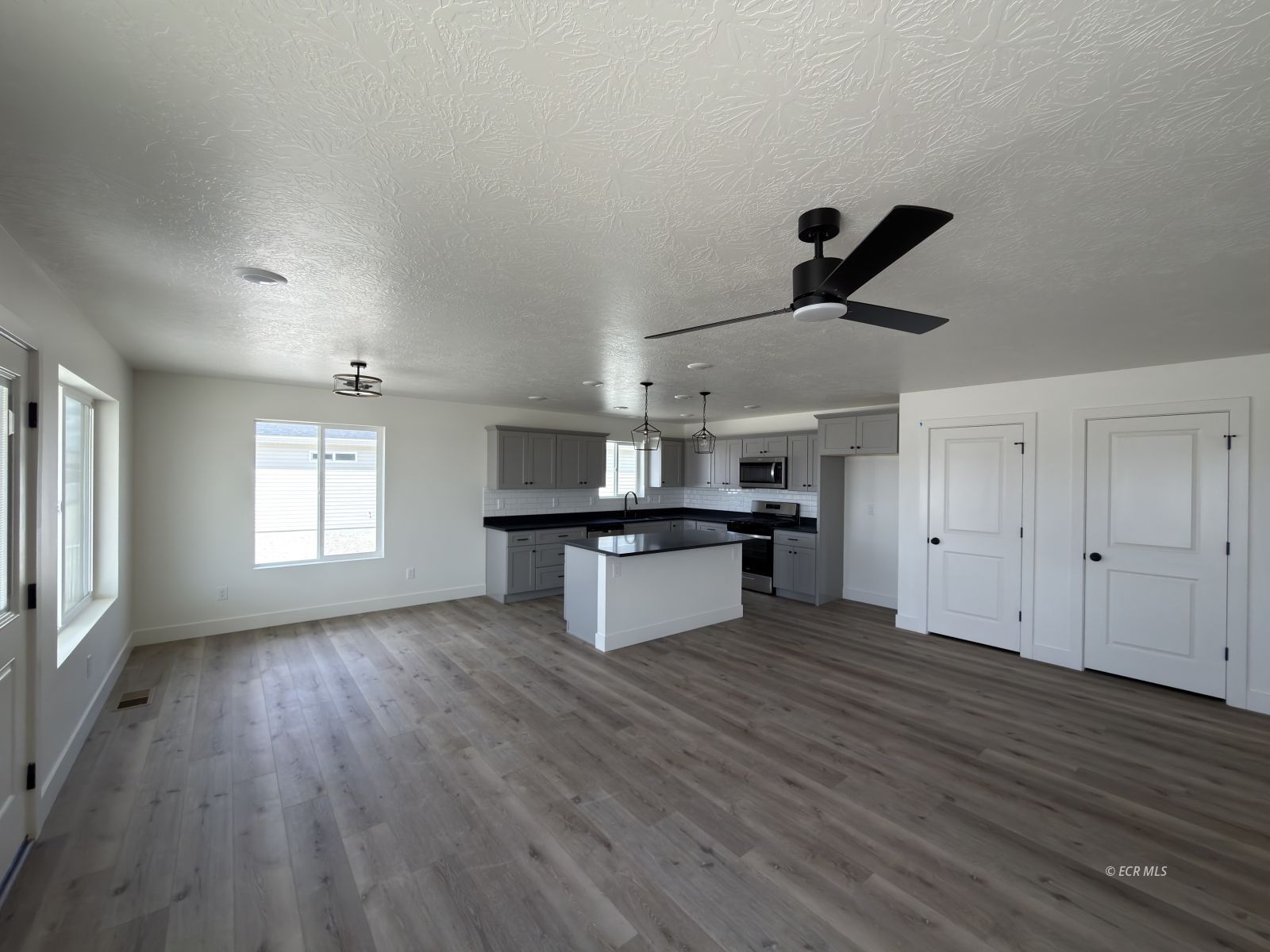 1283 Primrose Lane Property Photo 6