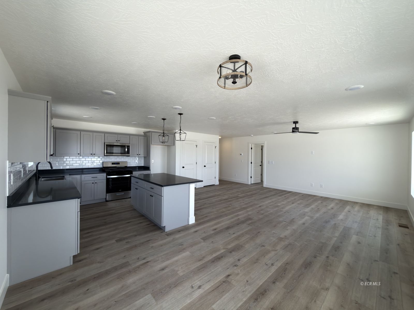 1283 Primrose Lane Property Photo 8