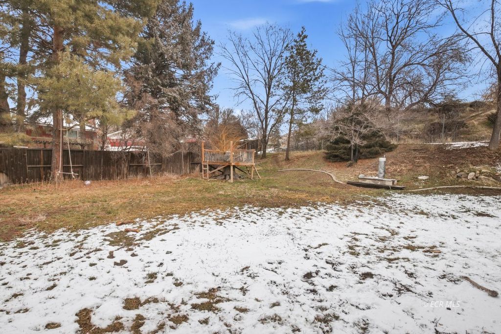 880 Nevada Circle Property Photo 32