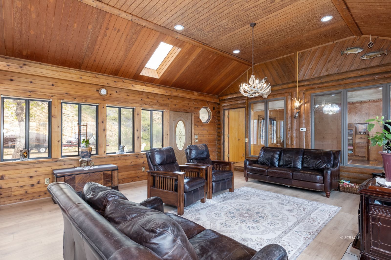4991 Starr Valley Road Property Photo 3