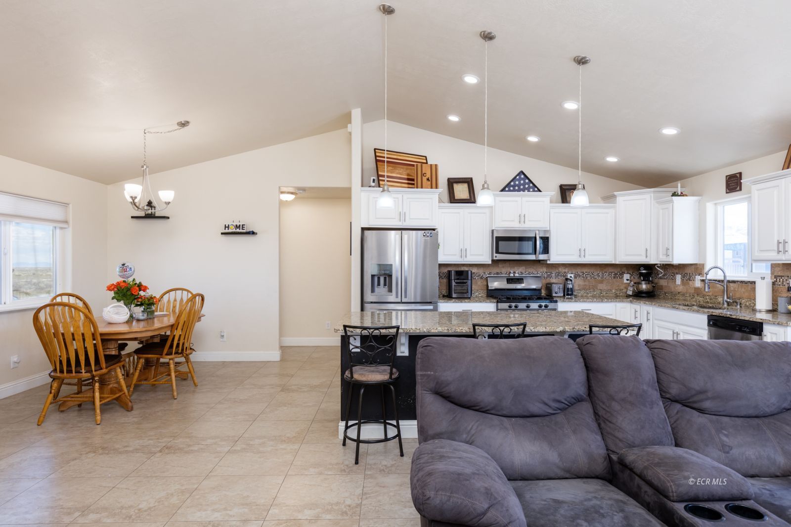878 Abeyta Drive Property Photo 10